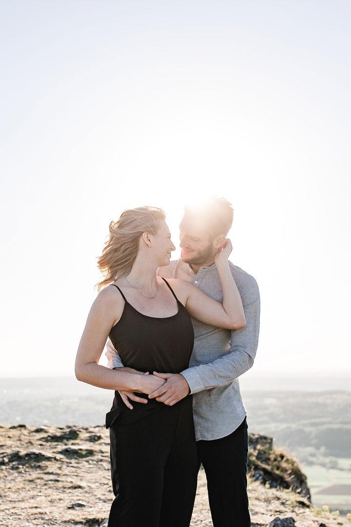 Paarshooting-Nürnberg_Hochzeitsfotograf-Würzburg_Verlobungshooting-Hochzeit_Hochzeitsfotografin-Amberg-Erlangen-Bamberg_Portraitshooting-Hochzeitsfotos_Freie-Trauung_Engagementshooting-Fotograf_002