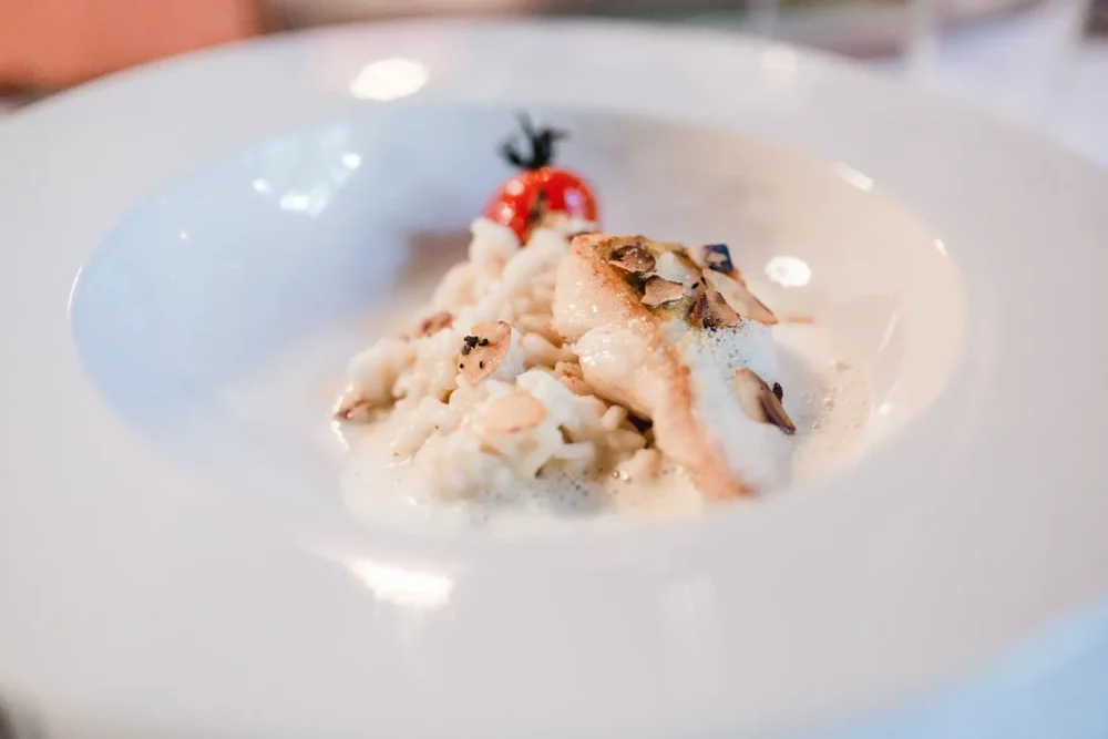 Zwischengang Hochzeitsmenü mit Fisch auf Mandel-Risotto zur Hochzeit bei Würzburg im Winzerhof Stahl