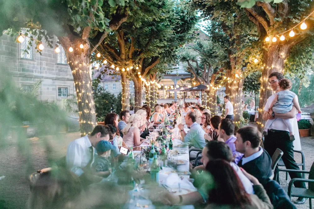 Hochzeitsfotograf in Bamberg in top Hochzeitslocation da Francesco zur Hochzeit im Freien