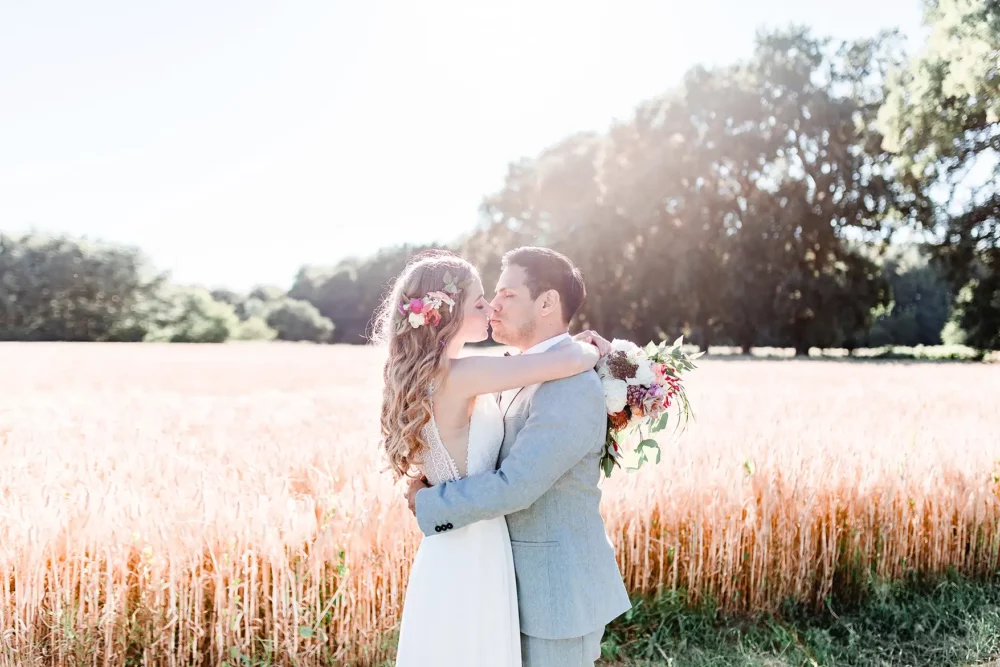 Hochzeitsfotografin für freie Trauung zur Hochzeit in Nürnberg mit Brautkleid von Rembo Styling