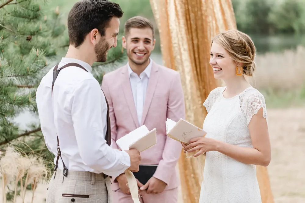 Hochzeitsfotograf für freie Trauung in Amberg Sulzbach zur Hochzeit am See mit Trauredner Nürnberg Steffen von Stefany Weddings