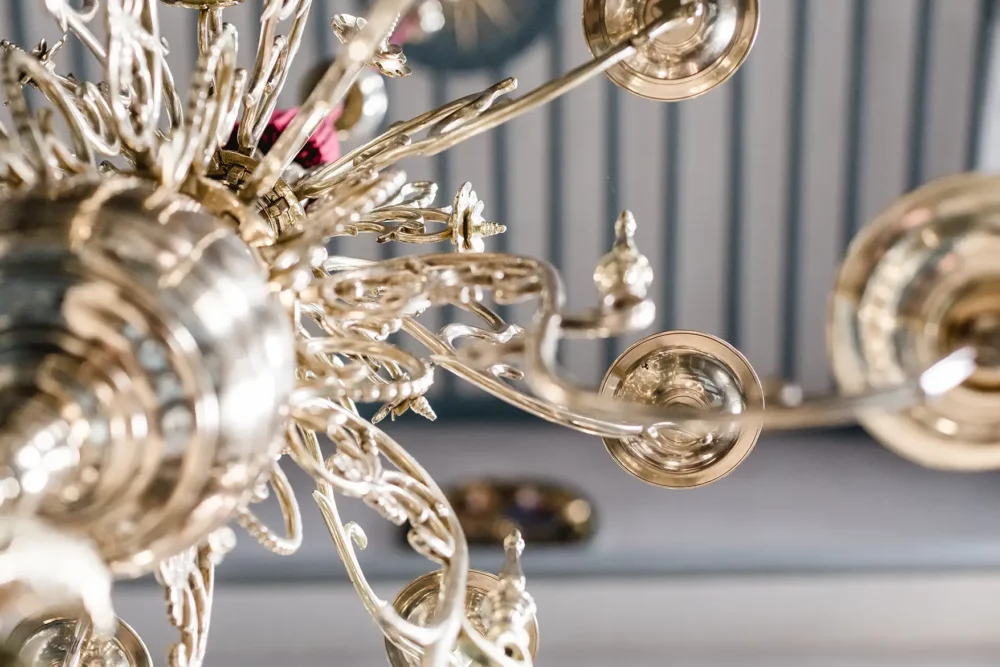 Kronleuchter in Kirche St. Matthäus in Vach zur Hochzeit in Fürth