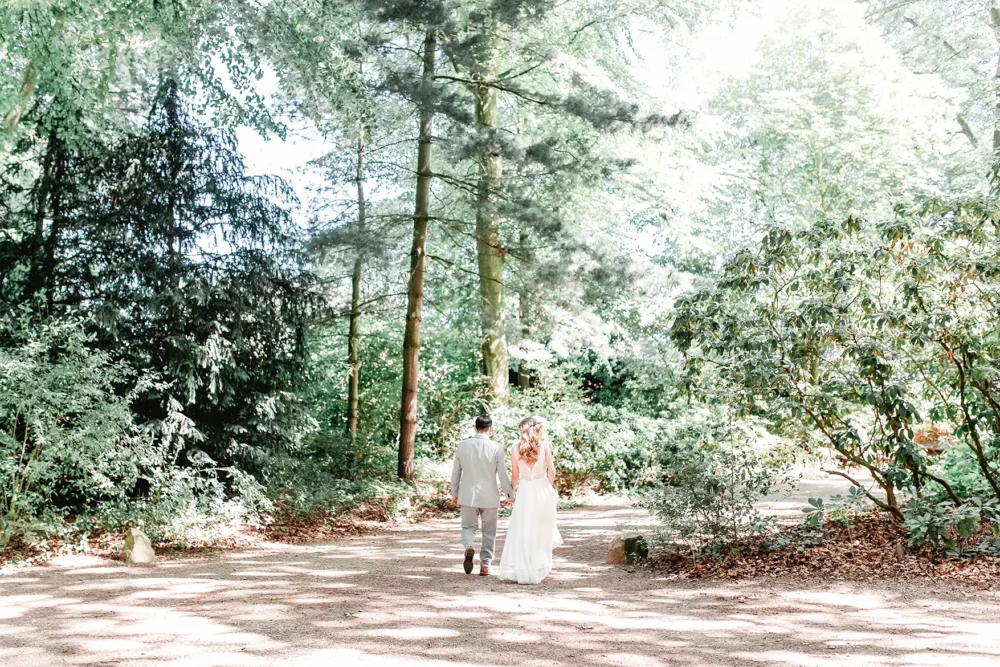 Gartenhochzeit mit freier Trauung mit Hochzeitsfotografin Nürnberg