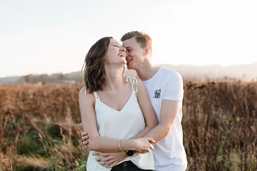 paarshooting-amberg-sonnenuntergang-11 Verspieltes Paarshooting im Sonnenuntergang in Amberg