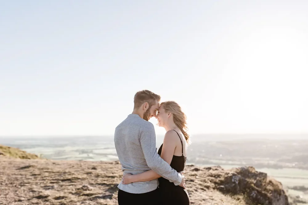 paarshooting-nuernberg-20 lachendes Paar bei außergewöhnlichem Paarshooting bei Nürnberg