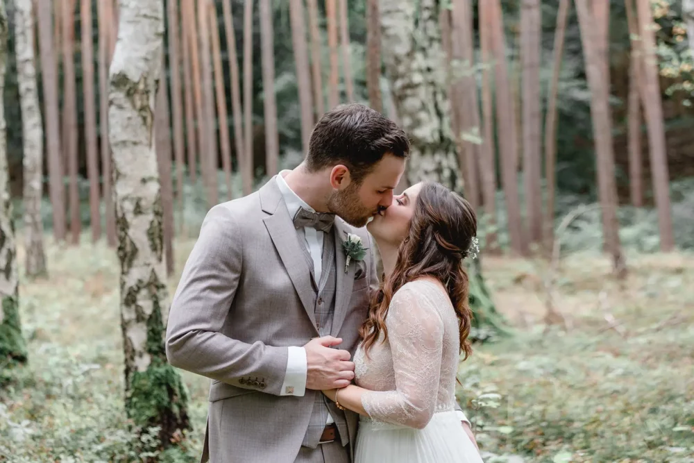 Hochzeitsshooting im Wald zur Hochzeit im ACANTUS Hotel mit Hochzeitsfotograf bei Nürnberg