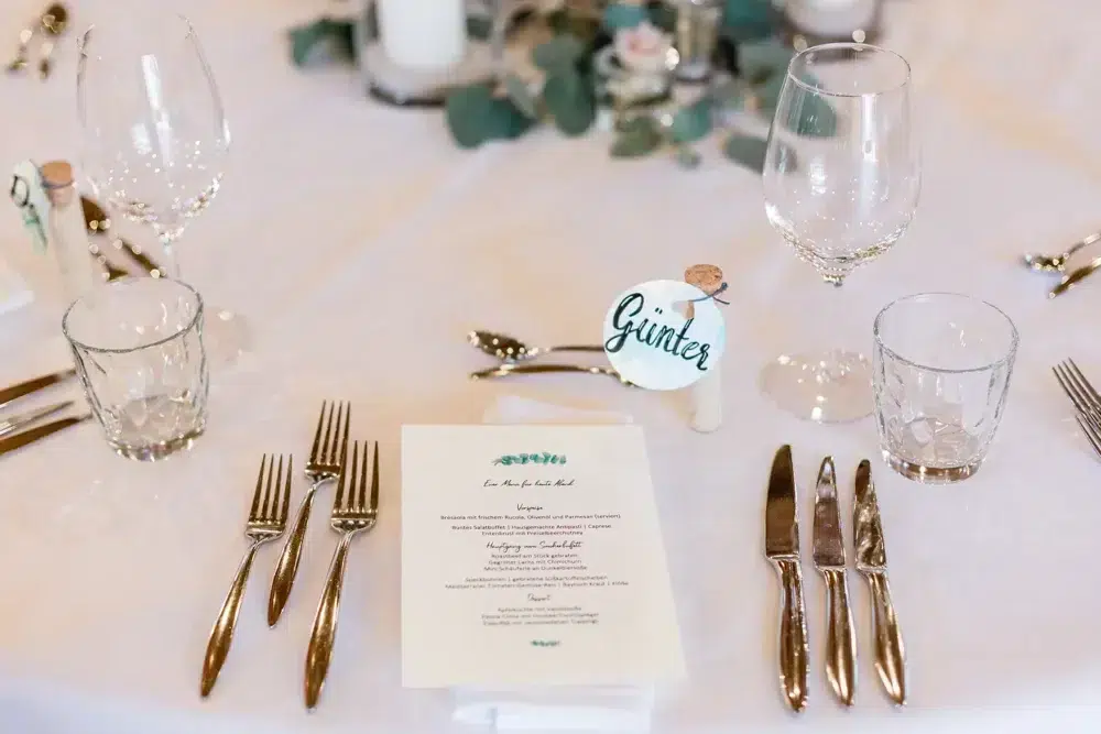 Tischdeko von ART Decorations mit Gastgeschenk zur Hochzeit im ACANTUS Hotel, Hochzeitslocation bei Nürnberg