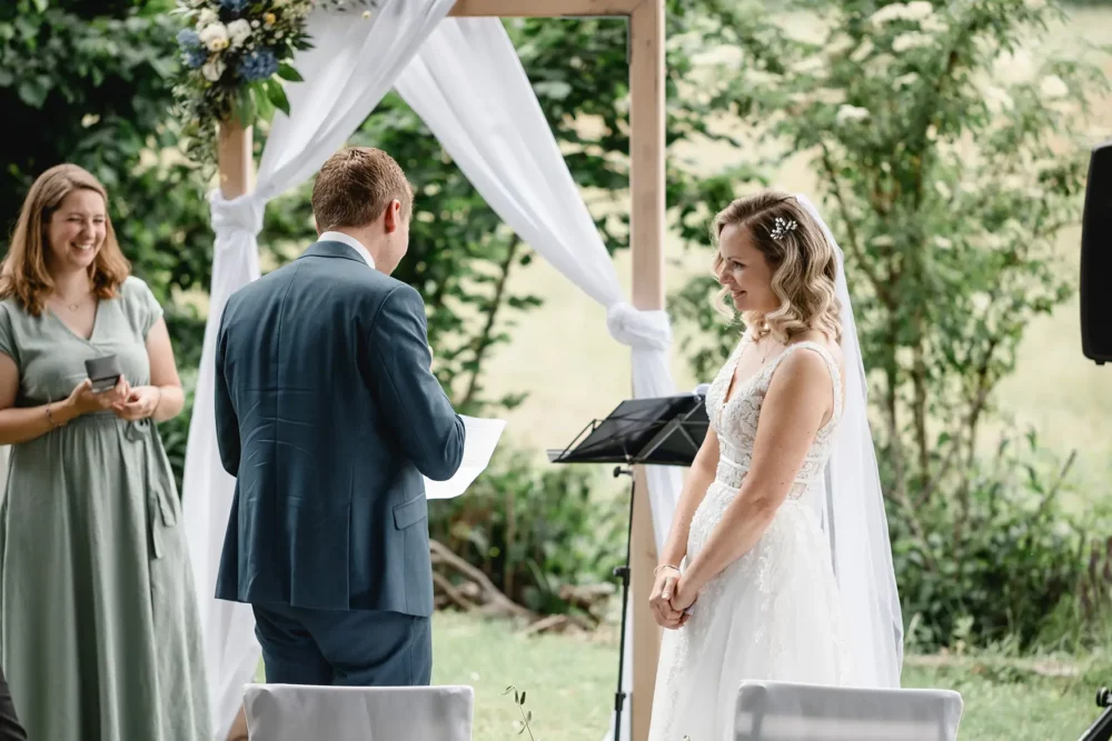 Eheversprechen zur freien Trauung in Nürnberg mit Traurednerin Katharina Mahler die Rednerei zur Hochzeit mit Fotografin in der Pflugsmühle